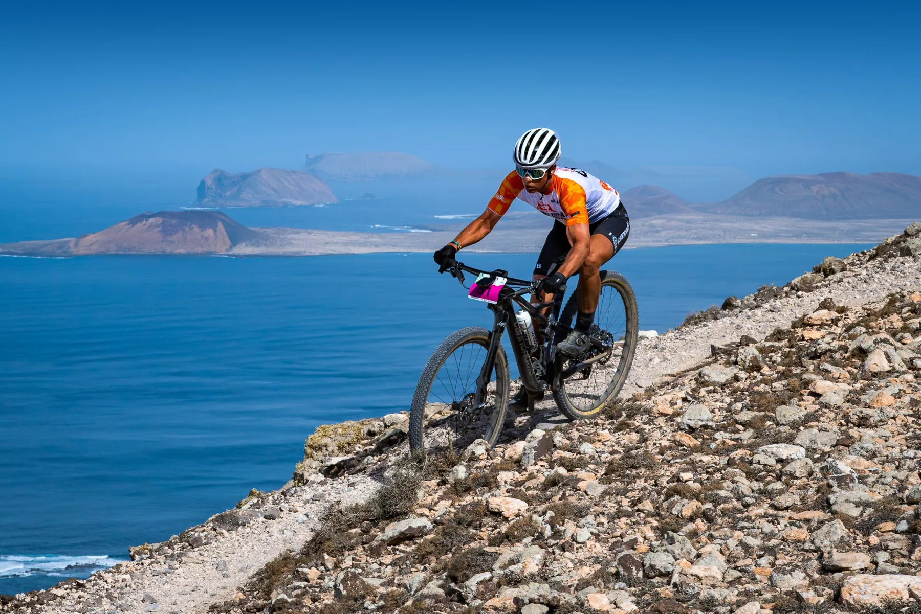 Imagen 1 de la galería de 4 Stage Mountain Bike Race Lanzarote en Lanzarote